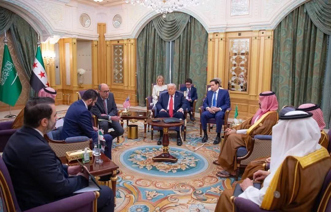 بيان من البيت الأبيض حول لقاء الشرع ترمب في الرياض