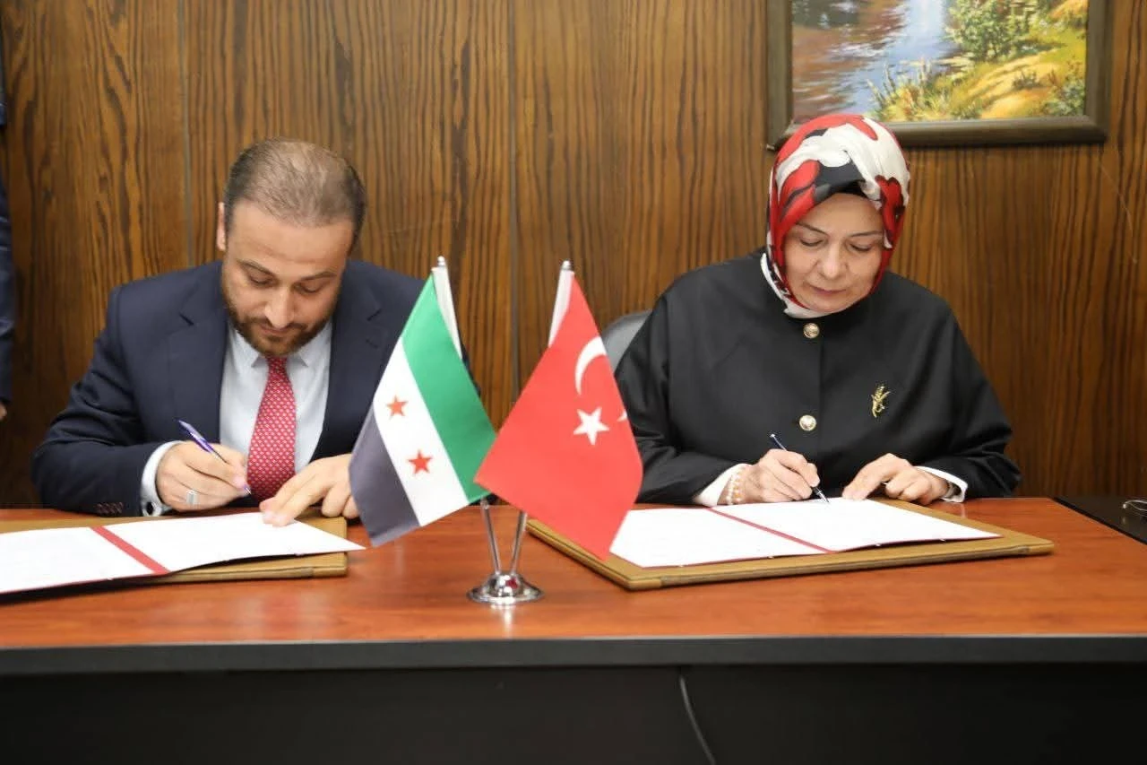 وزارة التربية السورية توقع بروتوكول تعاون مع تركيا لترميم المدارس