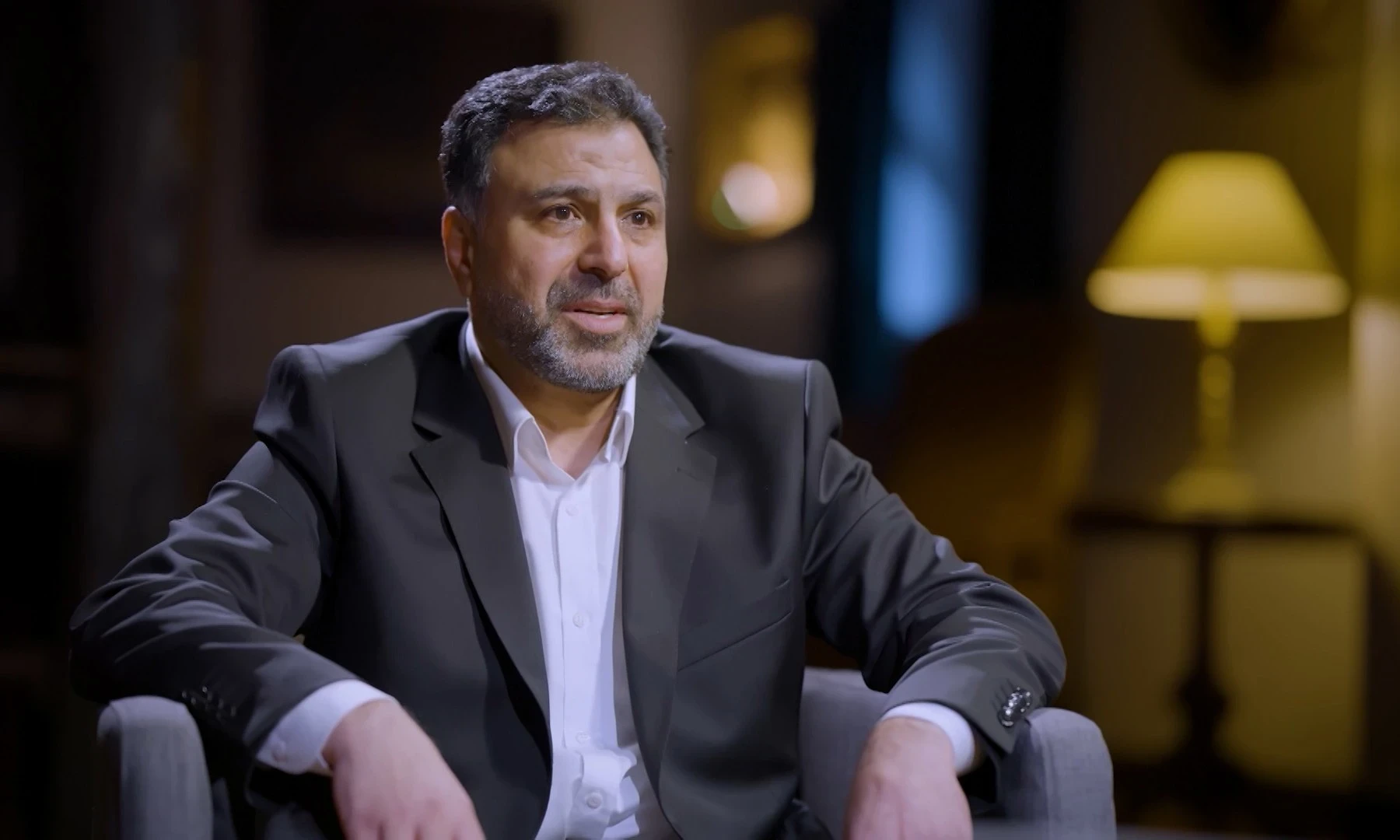 "قيصر" يهنئ السوريين برفع القانون ويدعو لاستثمار الفرصة لإعادة الإعمار