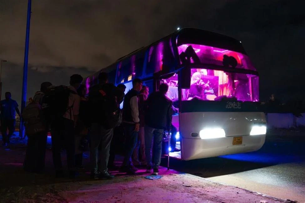 بالتنسيق مع دمشق..المنظمة الدولية للهجرة تعلن إعادة 152 سوريا من ليبيا