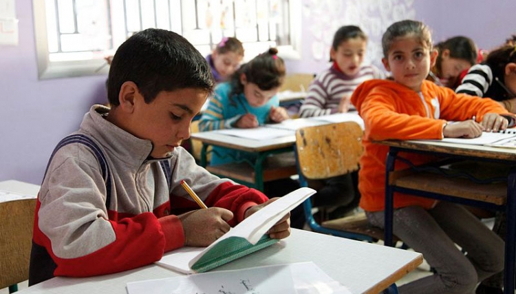 أطفال اللاجئين السوريين ممنوعون من التعليم بمدارس لبنان