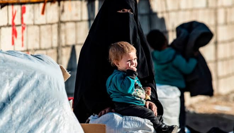 ألمانيا تستعيد 4 نساء و 7 أطفال من مخيم روج بريف الحسكة 
