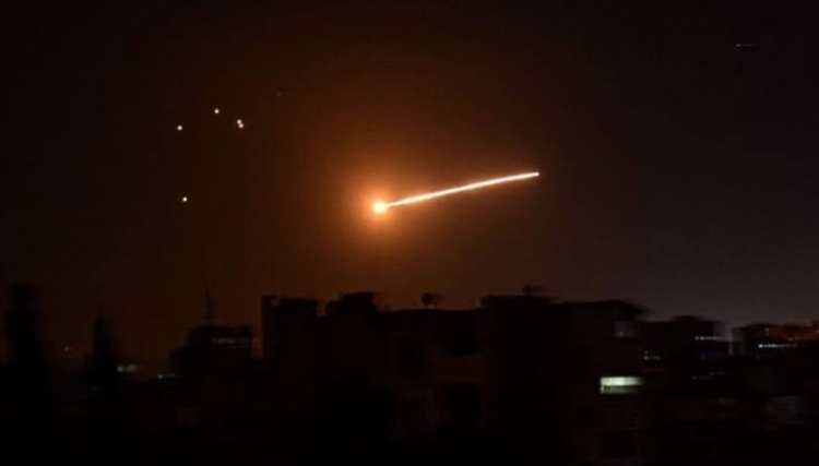 للمرة الثالثة منذ الخميس.. قصــف إسرائيلي جديد يستهدف مواقع بسوريا