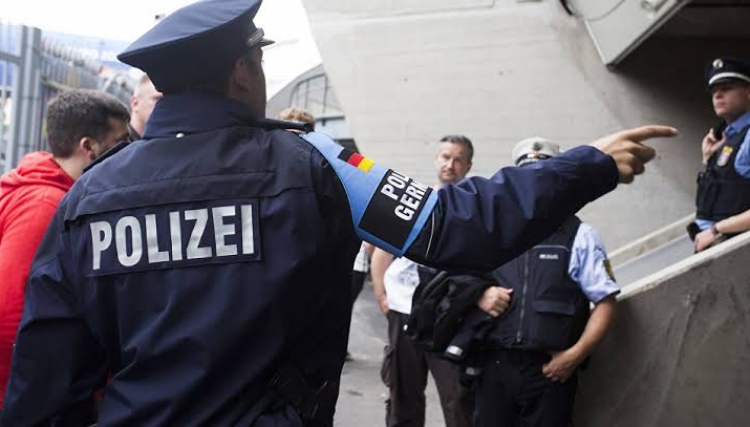 ألمانيا .. اعتقال سوري يشتبه بارتكابه جـرائم ضد الإنسـانية لصالح 