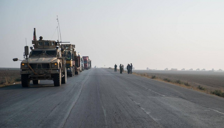 قادمة من شمال العراق.. 50 سيارة شحن للتحالف الدولي تصل إلى الحسكة