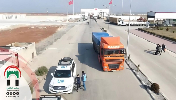للمرة الأولى عبر معبر الراعي… دخول قافلة مساعدات الأمم المتحدة إلى ريف حلب